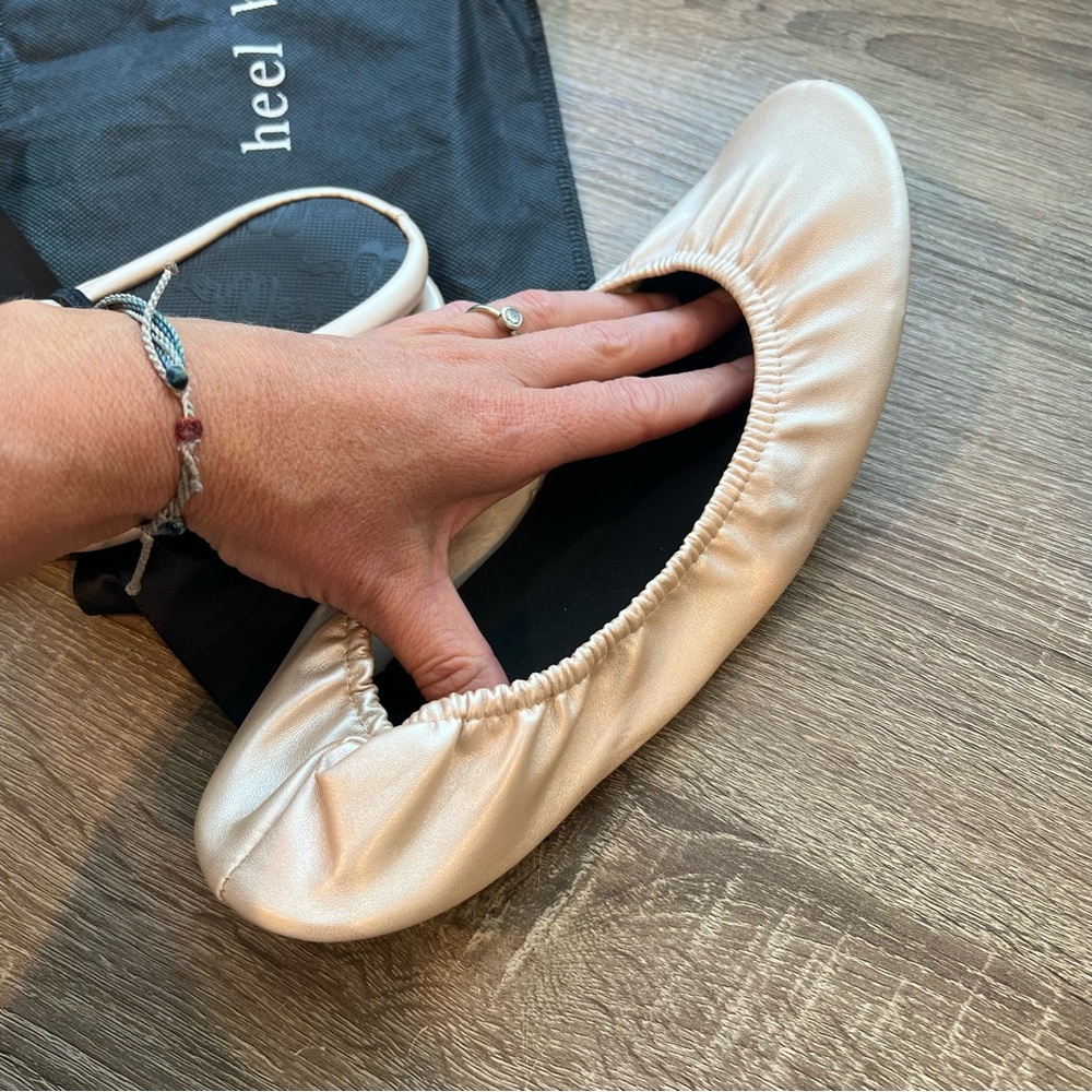 Champagne Rescue Flats - Picture 5 of 11